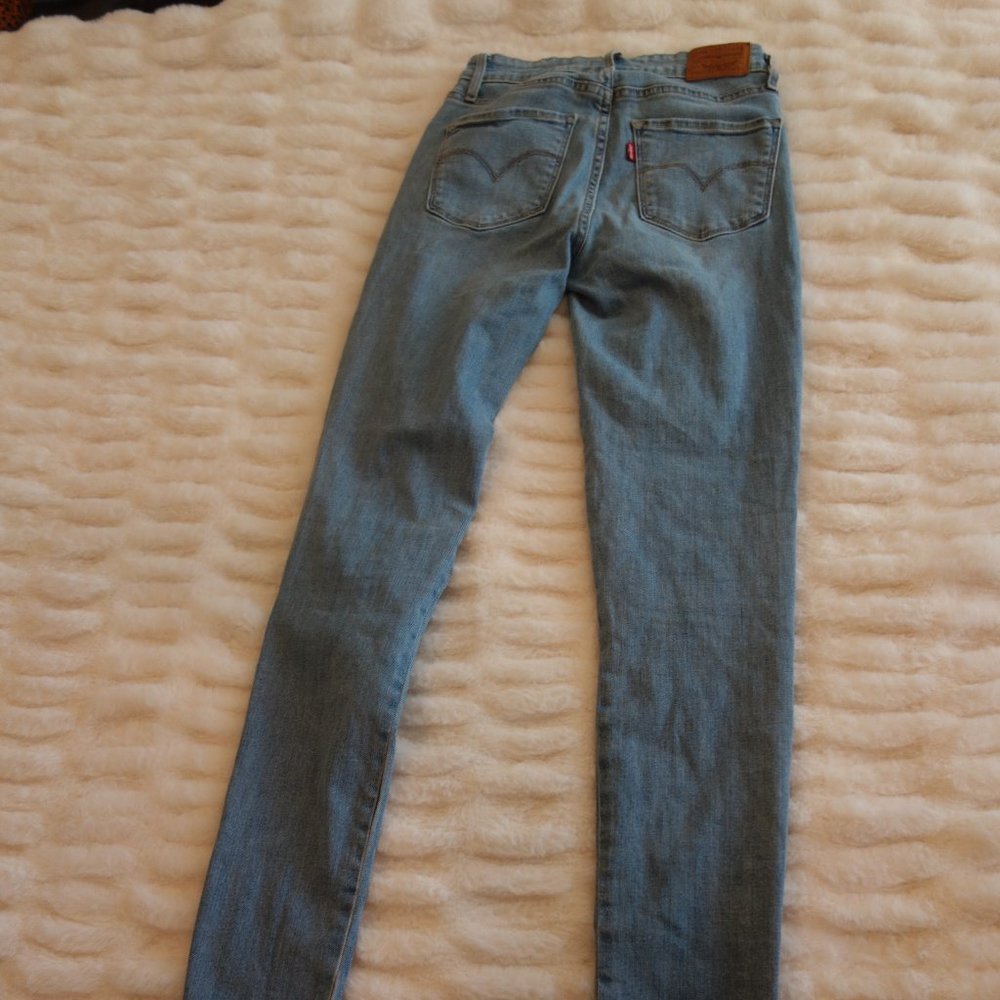 Levi's 721 High-Rise Skinny Sparkle Side Stripe Jean - Picture 9 of 10